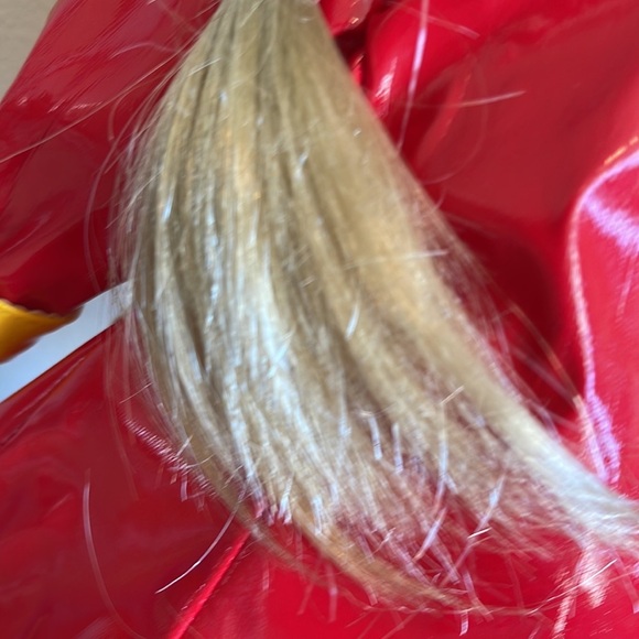 Rain shower Rachel Porcelain doll - Picture 9 of 16